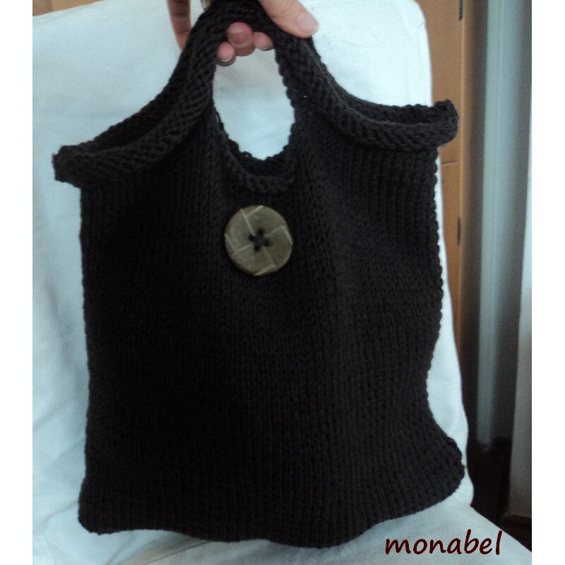 2. Taška s knoflíkem 